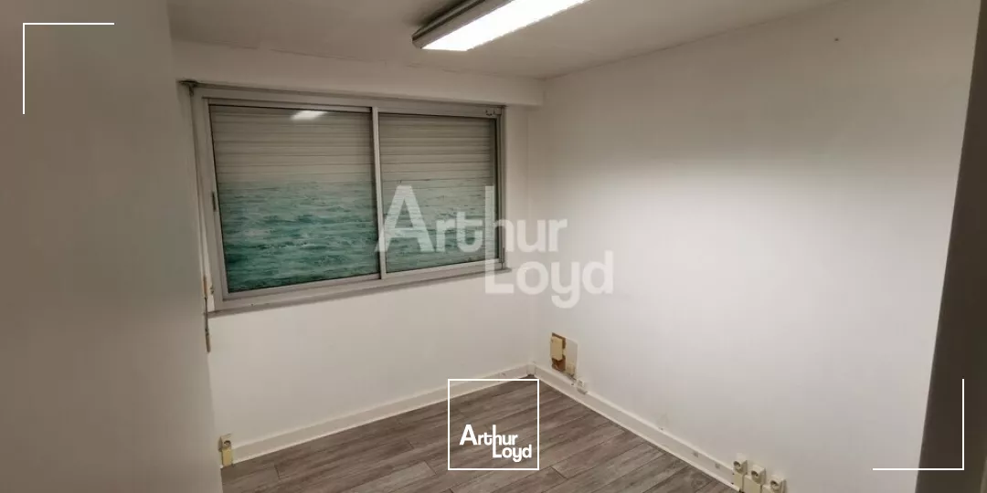 RENNES - BUREAUX A LOUER - 62 M²