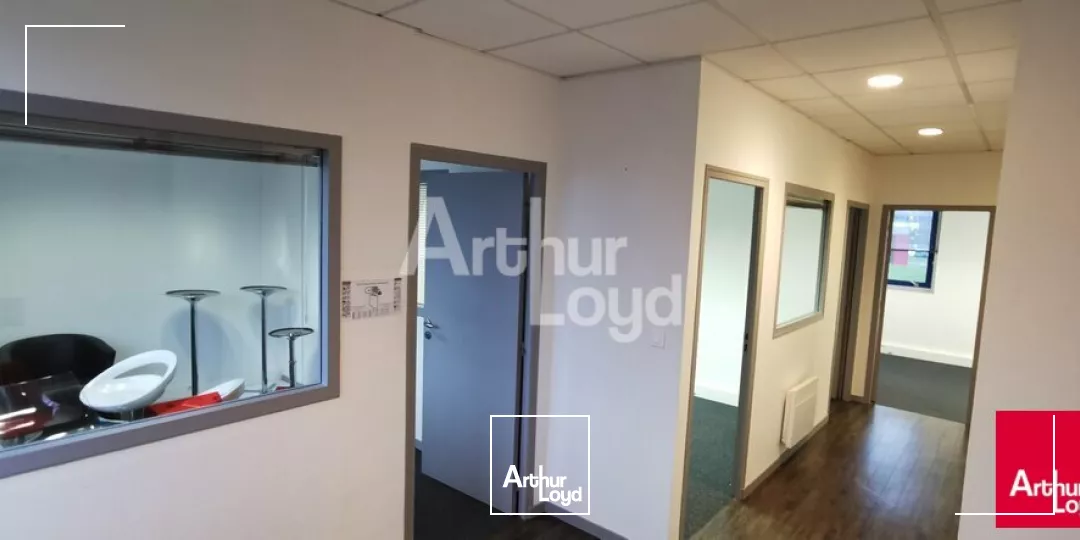 SAINT GREGOIRE - BUREAUX A LOUER - 77 M²