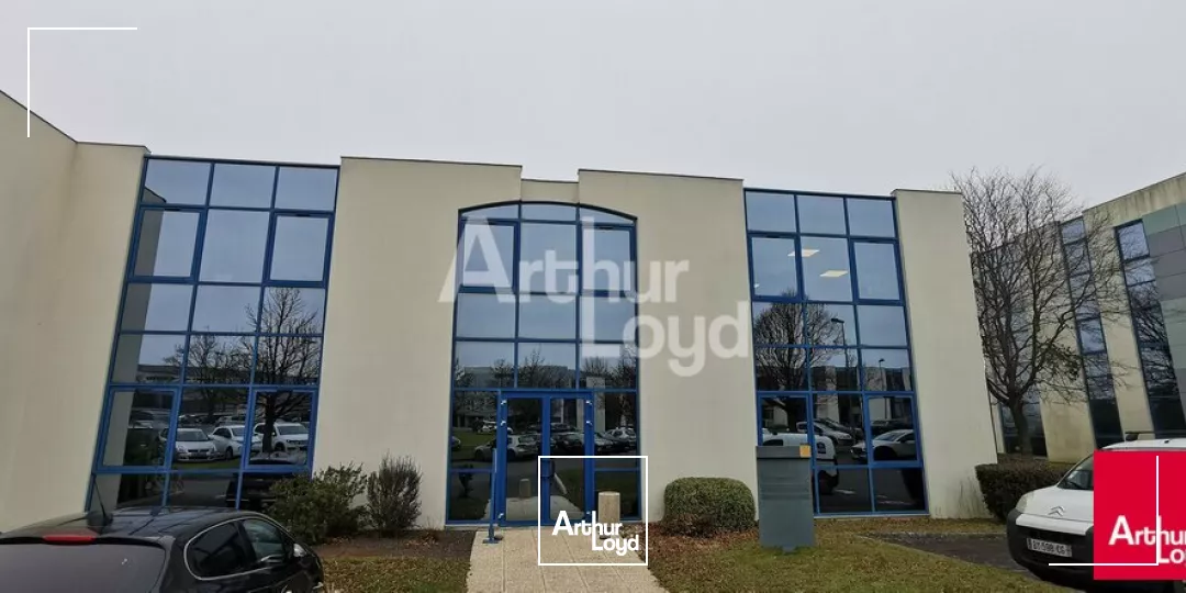SAINT GREGOIRE - BUREAUX A LOUER - 77 M²
