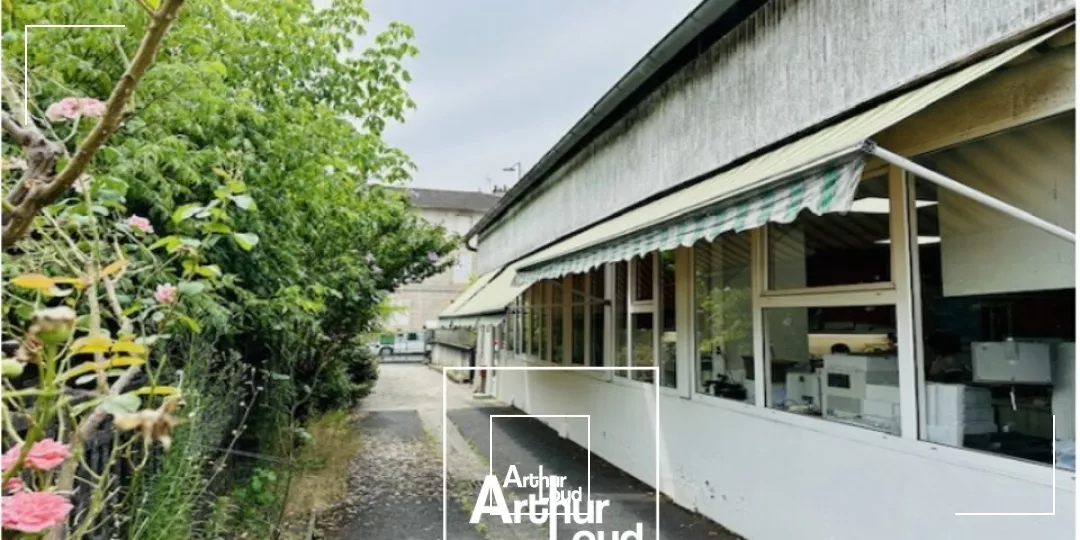 À Brive-la-Gaillarde, emplacement stratégique pour votre activité professionnelle !Profitez de la proximité du centre-ville, de l'autoroute A20 et de la gare SNCF pour installer votre...