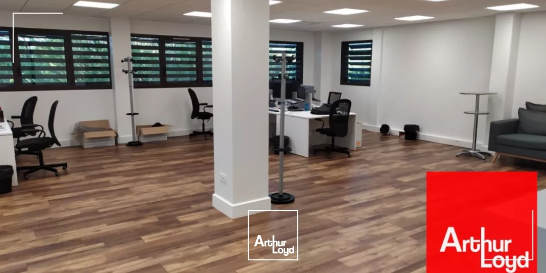 A LOUER BUREAUX AMENAGES - MONTPELLIER - PARC CLUB DU MILLENAIRE - GRAND PARKING