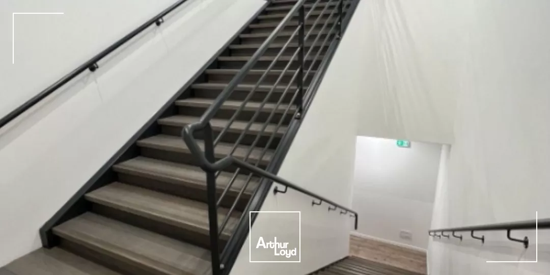 A louer bâtiment neuf à St Aignan