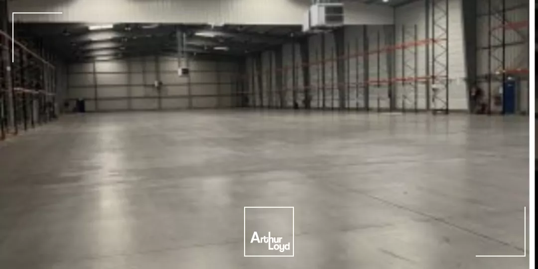 Locaux d'activité à vendre à SAINT JUST SAINT RAMBERT 42170