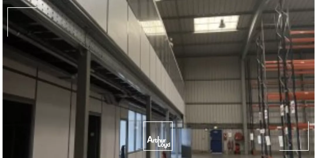 Locaux d'activité à vendre à SAINT JUST SAINT RAMBERT 42170