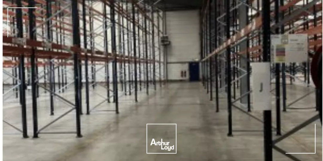 Locaux d'activité à vendre à SAINT JUST SAINT RAMBERT 42170