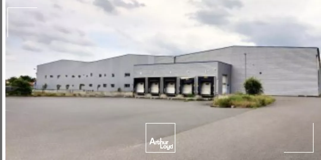 Locaux d'activité à vendre à SAINT JUST SAINT RAMBERT 42170