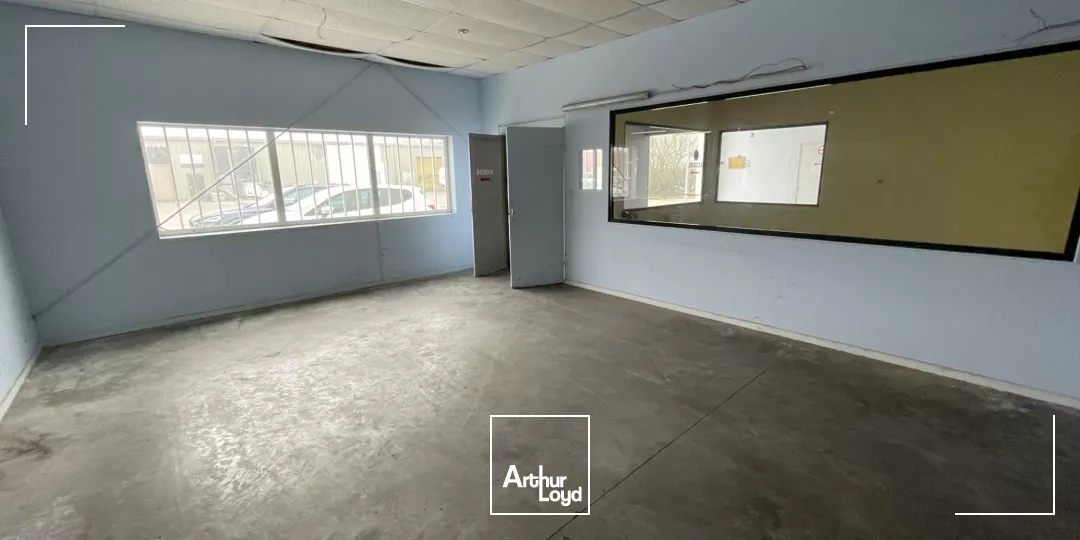 A LOUER - LOCAL D'ACTIVITE d'env. 450 m2