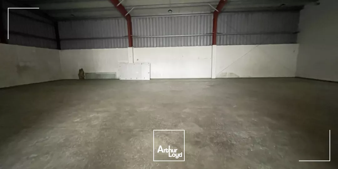 A LOUER - LOCAL D'ACTIVITE d'env. 450 m2
