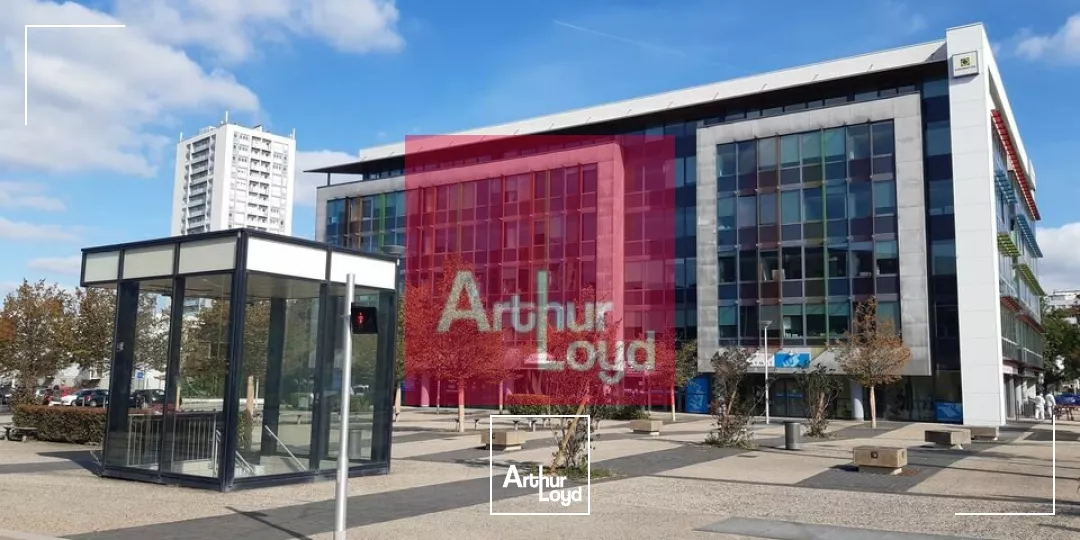 CLERMONT-FERRAND SECTEUR CHU BUREAUX A LOUER 797 m² ( division possible à partir de 230 m²)