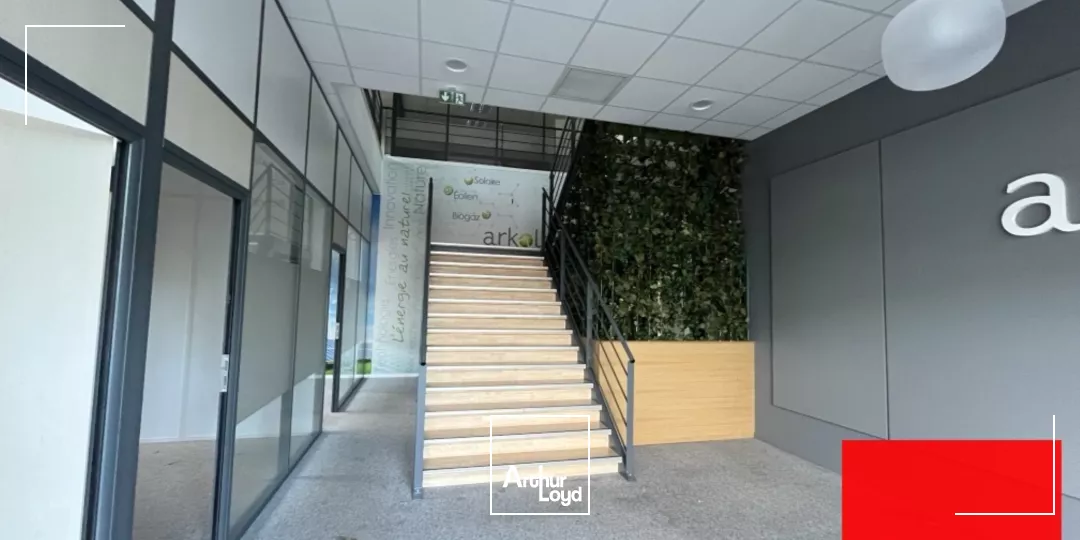 IMMEUBLE INDEPENDANT DE 985 M2 A VENDRE - MUDAISON