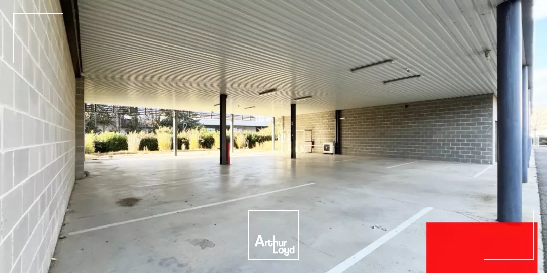 IMMEUBLE INDEPENDANT DE 985 M2 A VENDRE - MUDAISON