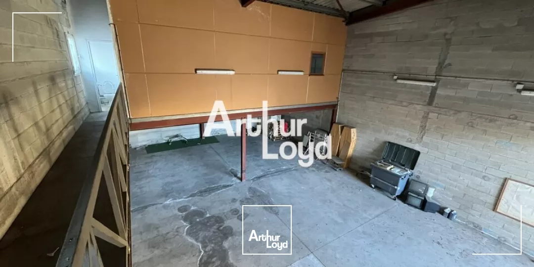 Location locaux d'activités 248m² - SAINT-RAPHAËL