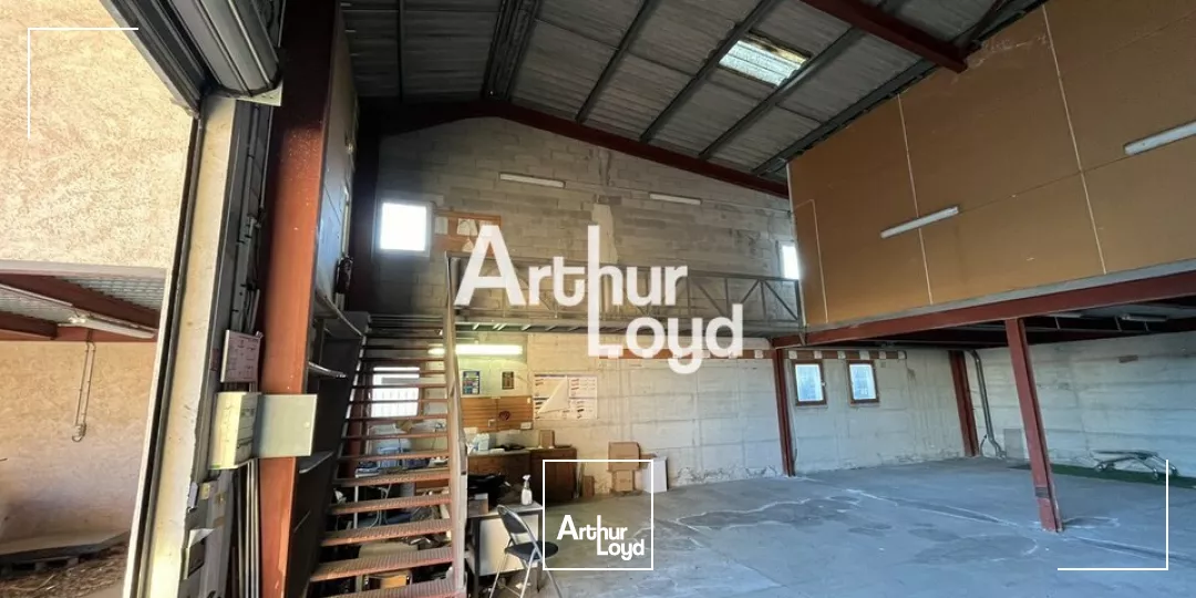 Location locaux d'activités 248m² - SAINT-RAPHAËL
