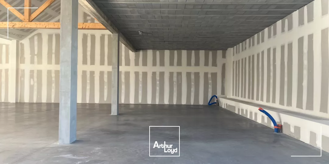 A LOUER LOCAL COMMERCIAL GUERANDE 400M2