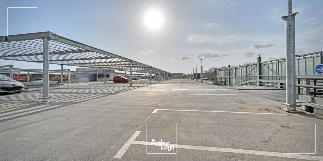 Local commercial de 445 M2 Disponible