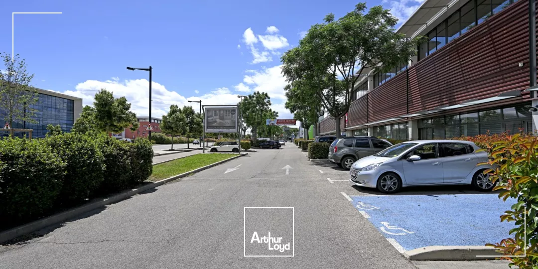 Local commercial de 445 M2 Disponible