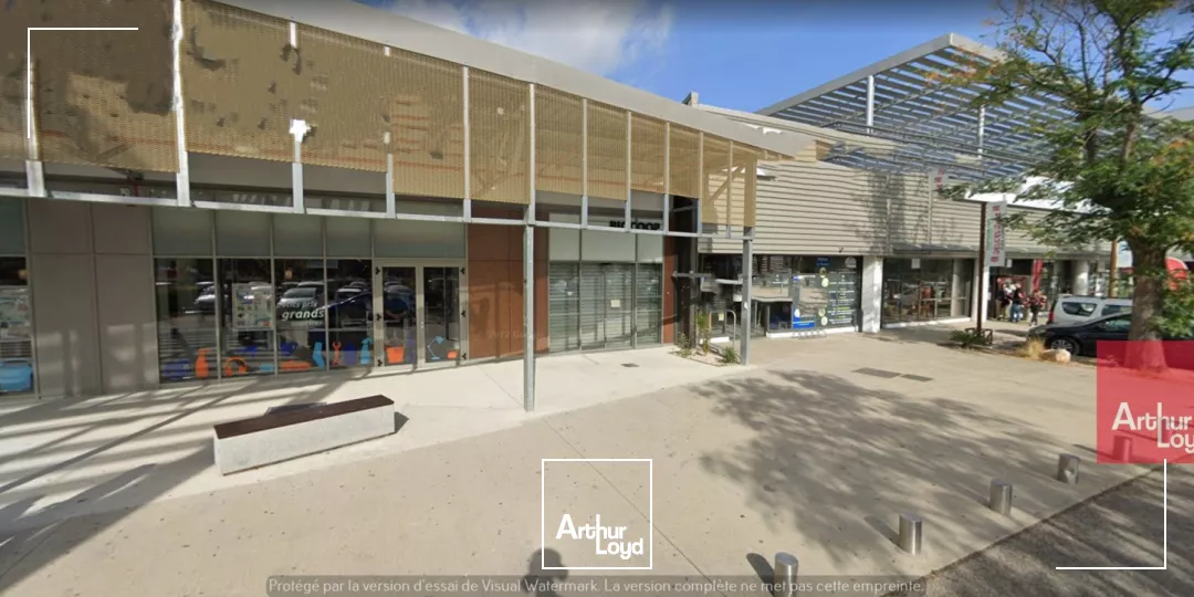 Local commercial de 445 M2 Disponible