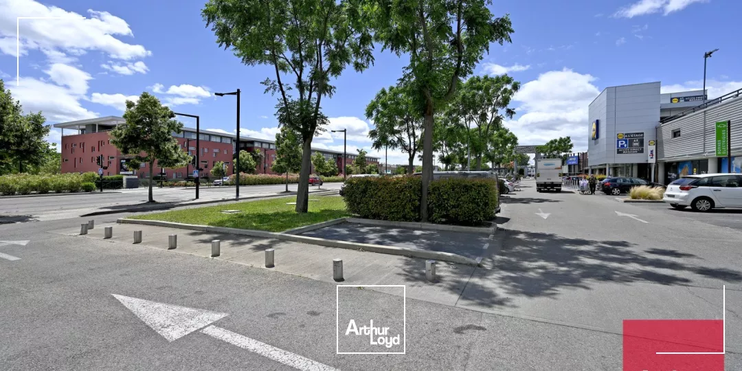 Local commercial de 445 M2 Disponible