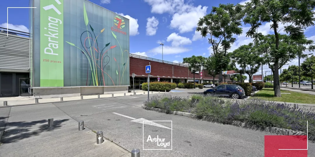 Local commercial de 445 M2 Disponible