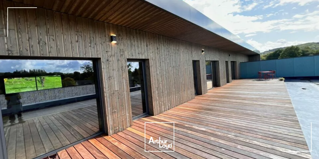 DONZENAC Superbe bureau à proximité immédiate de l'autoroute A 20