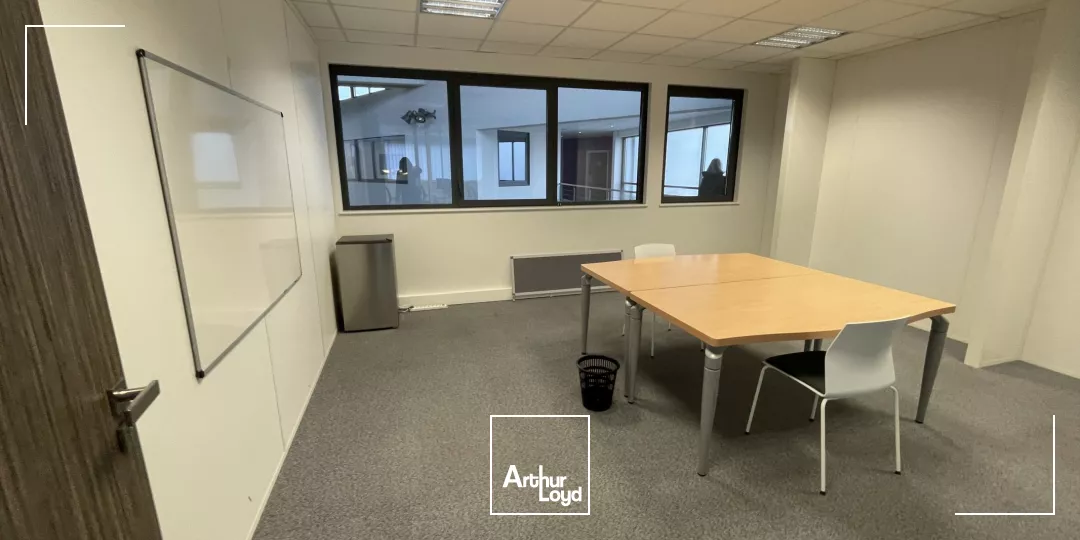 Bureaux à louer à ISNEAUVILLE 76230