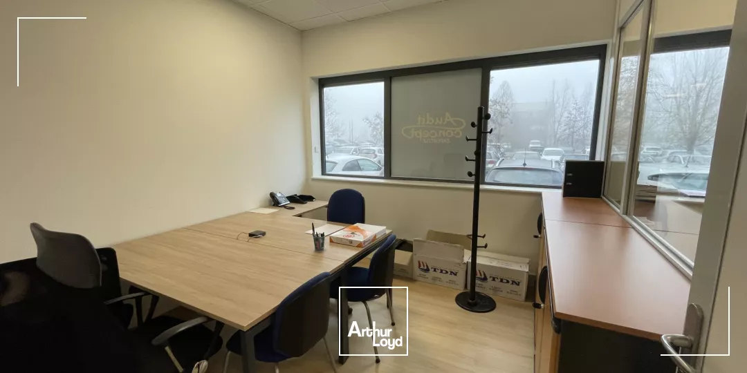 Bureaux à louer à ISNEAUVILLE 76230