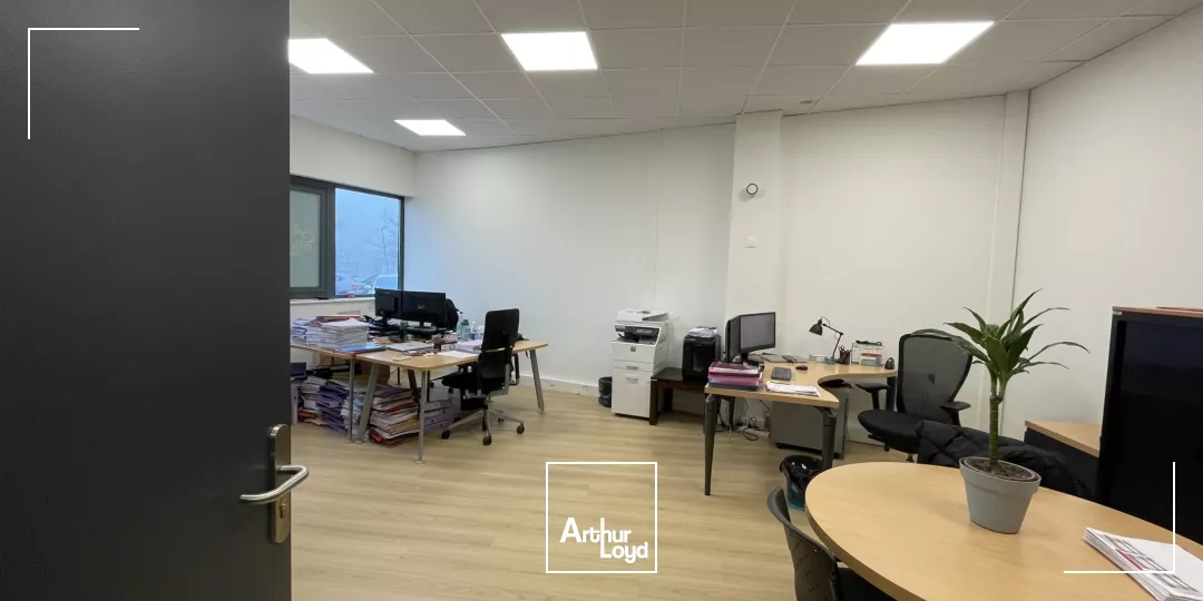 Bureaux à louer à ISNEAUVILLE 76230