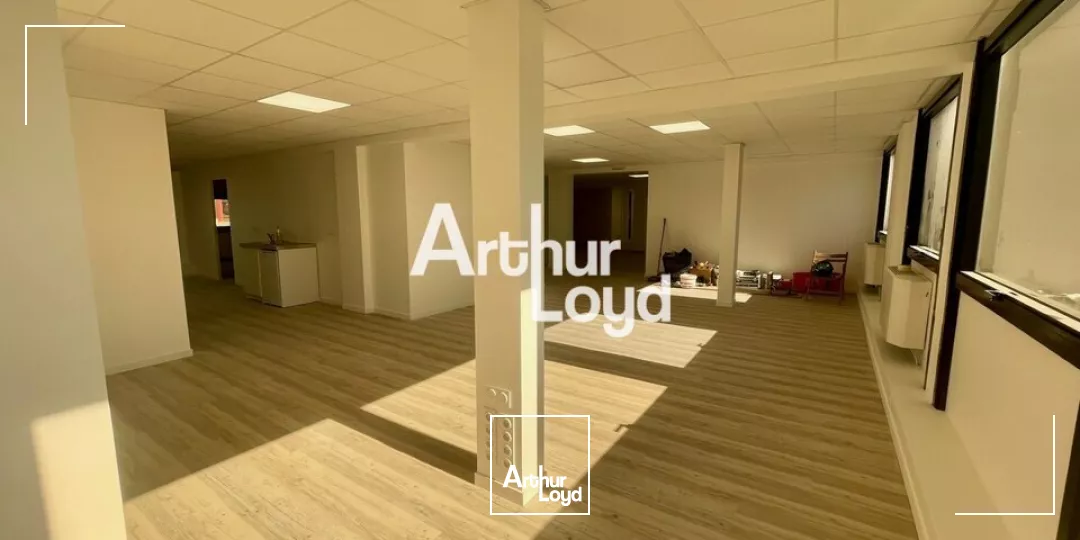 BUREAUX OPEN SPACE A LOUER PROCHE CENTRE COMMERCIAL CAP 3000