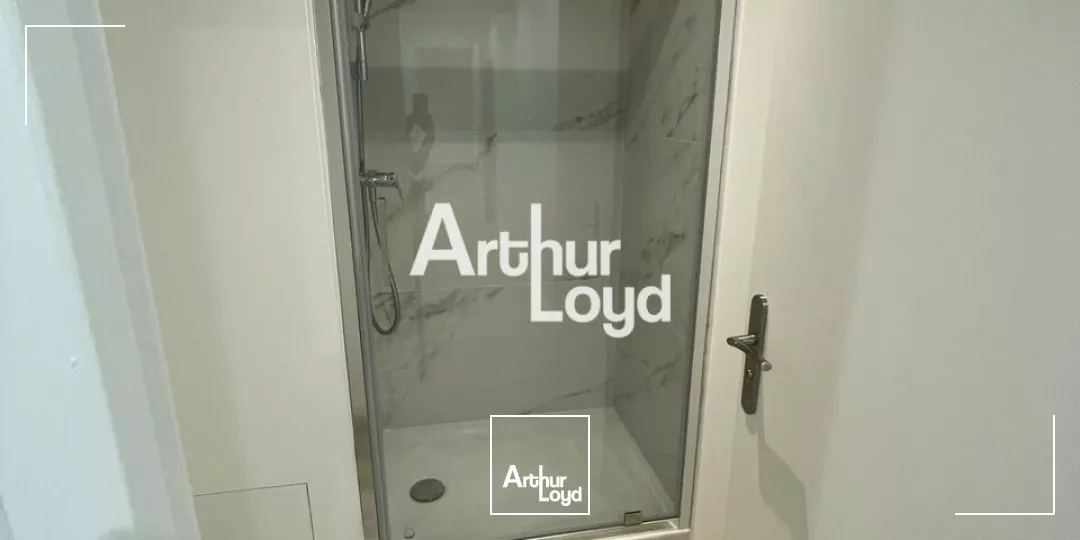 BUREAUX OPEN SPACE A LOUER PROCHE CENTRE COMMERCIAL CAP 3000