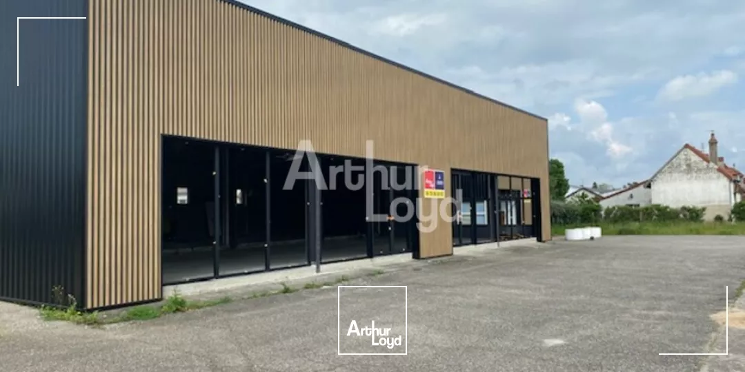 LOCAL COMMERCIAL ROUTE DE PARIS 