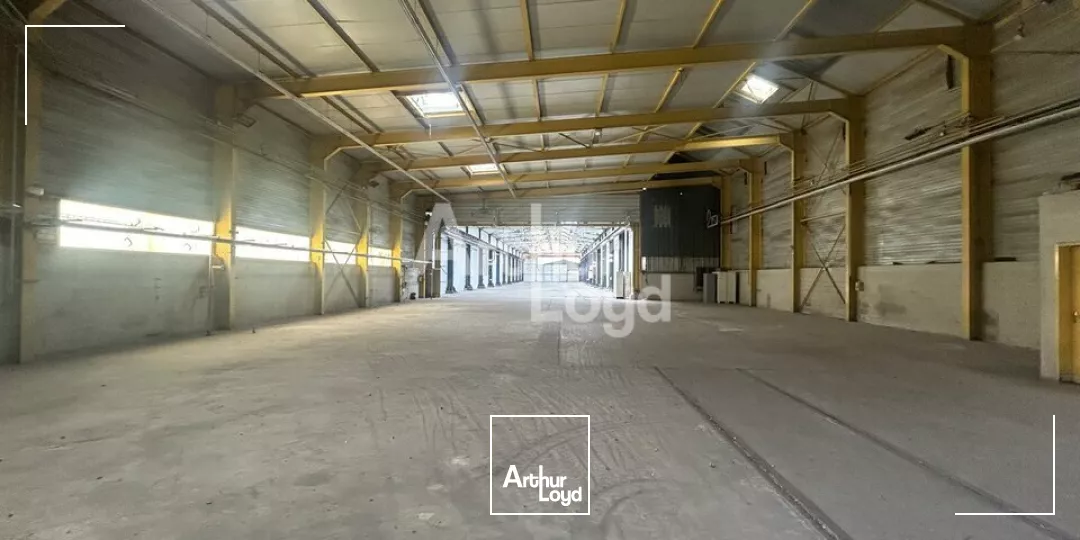 Montluçon, Zone Commerciale et d'Activité, grand entrepôt avec bureau à louer 3050m2 