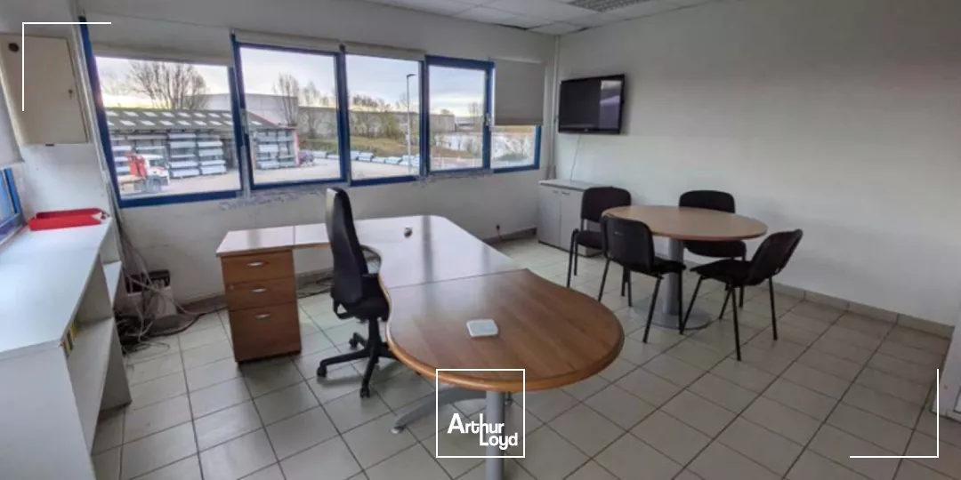 À LOUER - ENTREPÔT EN ZI DE BOULOGNE SUR MER