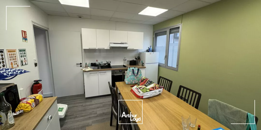 SAINT AVERTIN BUREAUX A LOUER 210 M² RDC PMR PARKING