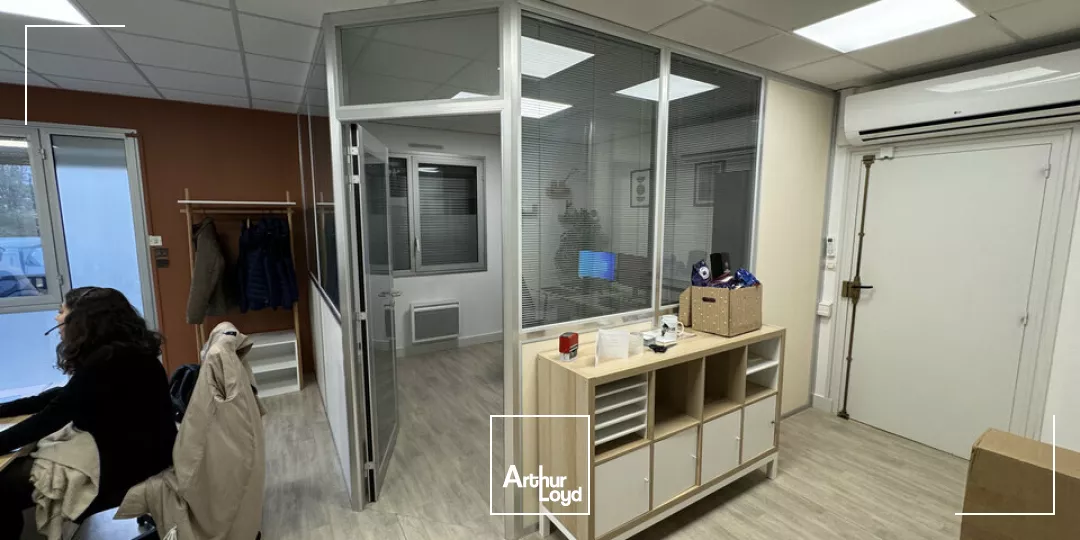 SAINT AVERTIN BUREAUX A LOUER 210 M² RDC PMR PARKING