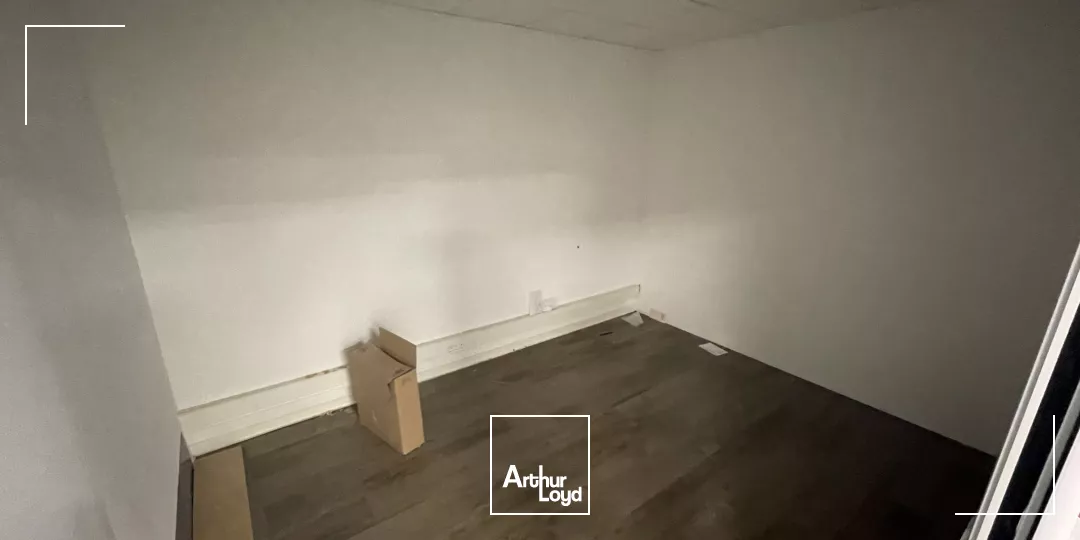 Rare à Béziers ! Bureau en RDC ou Commerce de 192 m2 à Louer