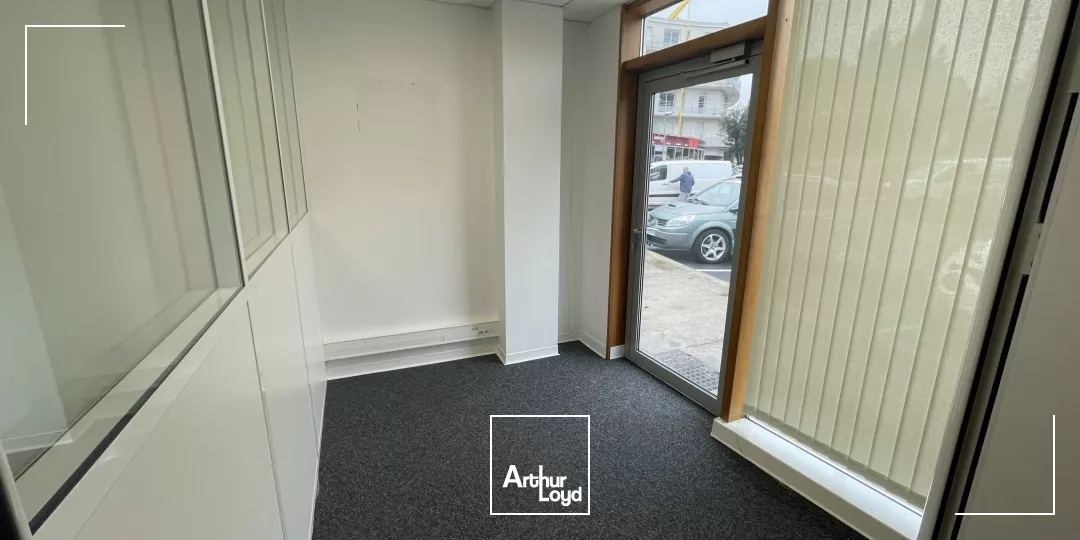Rare à Béziers ! Bureau en RDC ou Commerce de 192 m2 à Louer