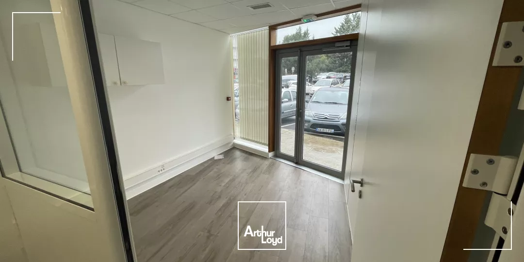 Rare à Béziers ! Bureau en RDC ou Commerce de 192 m2 à Louer