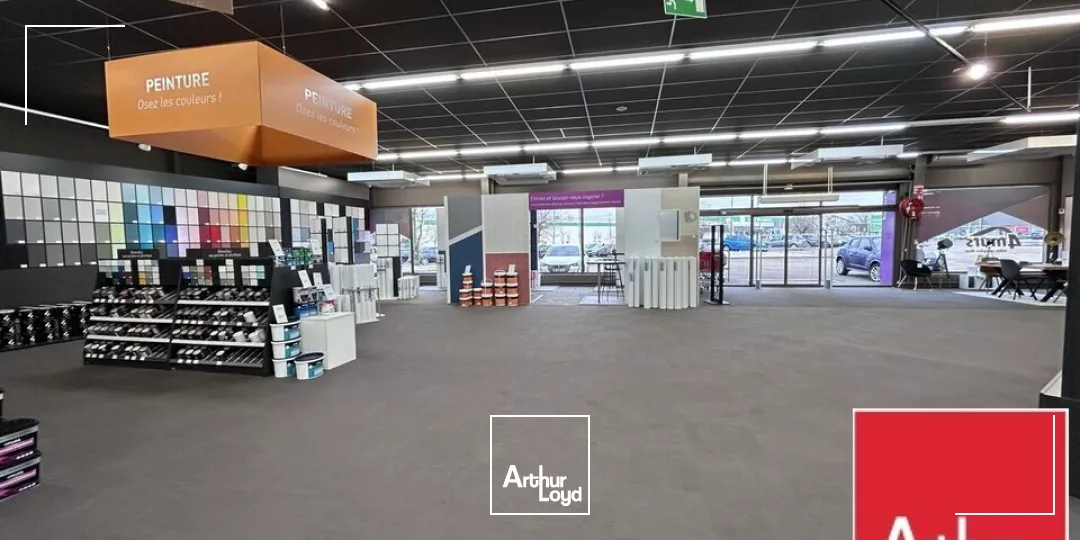 LOCAL COMMERCIAL à LOUER de 1350 m²