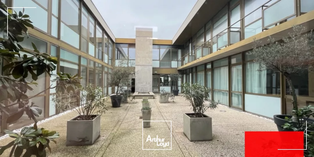 BUREAUX QUALITATIFS CLOISONNES A LOUER PARC DE L'AEROPORT MAUGUIO -MONTPELLIER