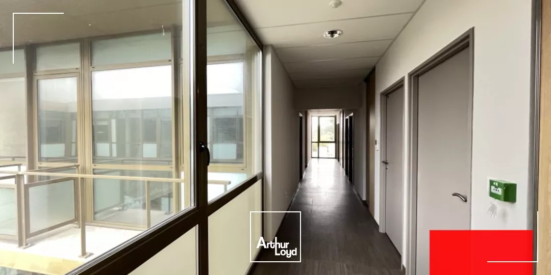 BUREAUX QUALITATIFS CLOISONNES A LOUER PARC DE L'AEROPORT MAUGUIO -MONTPELLIER