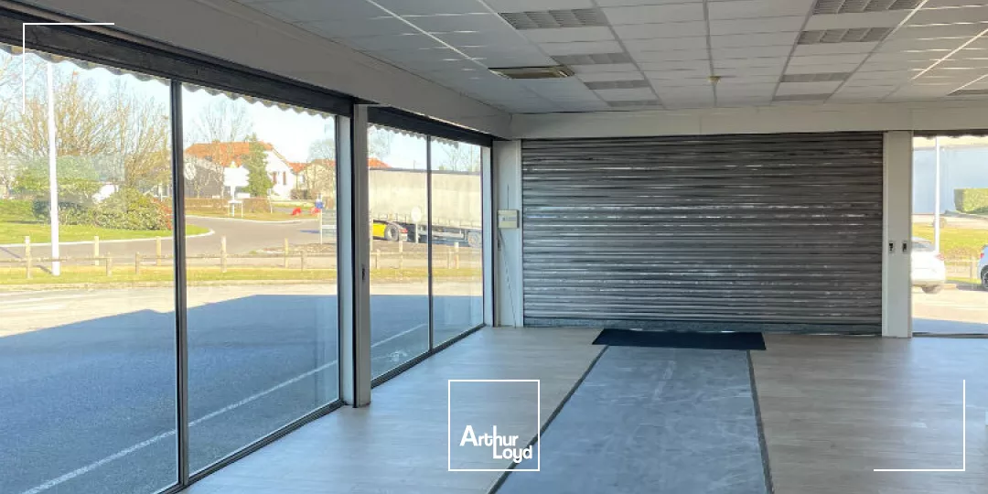 Emplacement N° 1: Local commercial 400 m² Saint-Junien