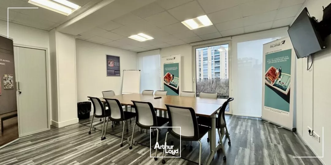 BUREAUX à VENDRE de 196.3 m²