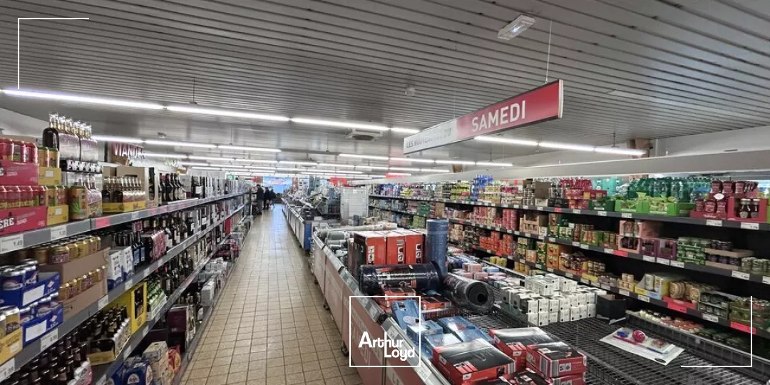 LOCAL COMMERCIAL à LOUER de 800 m²