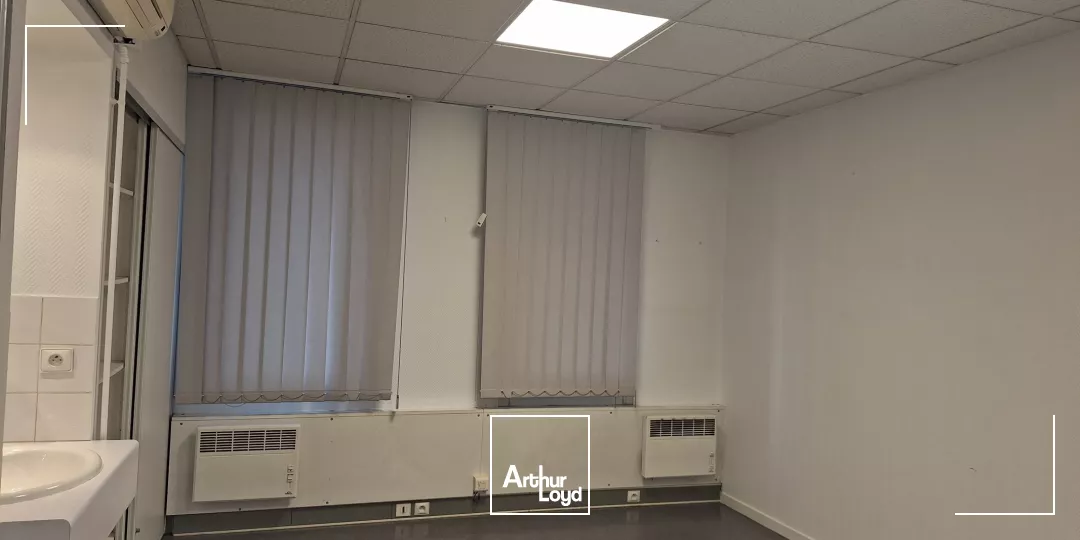 BATIMENT INDEPENDANT BUREAUX A VENDRE ST EGREVE 