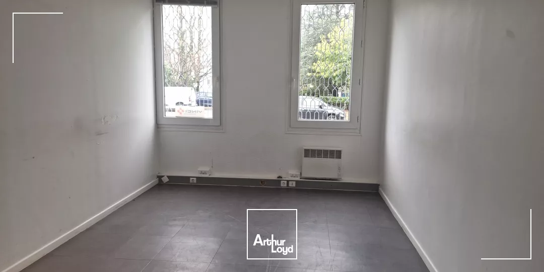 BATIMENT INDEPENDANT BUREAUX A VENDRE ST EGREVE 