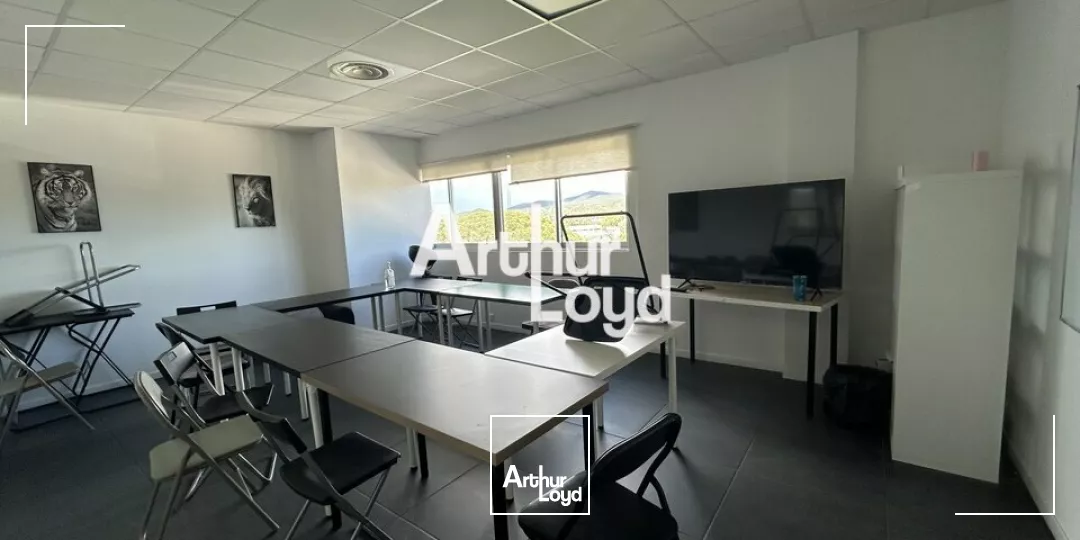 Bureaux à louer 175 m² divisibles dès 75 m² - Fréjus