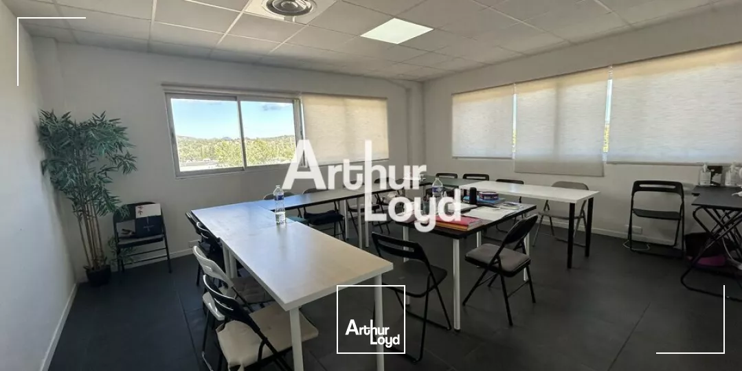 Bureaux à louer 175 m² divisibles dès 75 m² - Fréjus