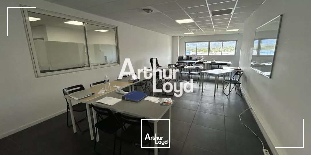 Bureaux à louer 175 m² divisibles dès 75 m² - Fréjus
