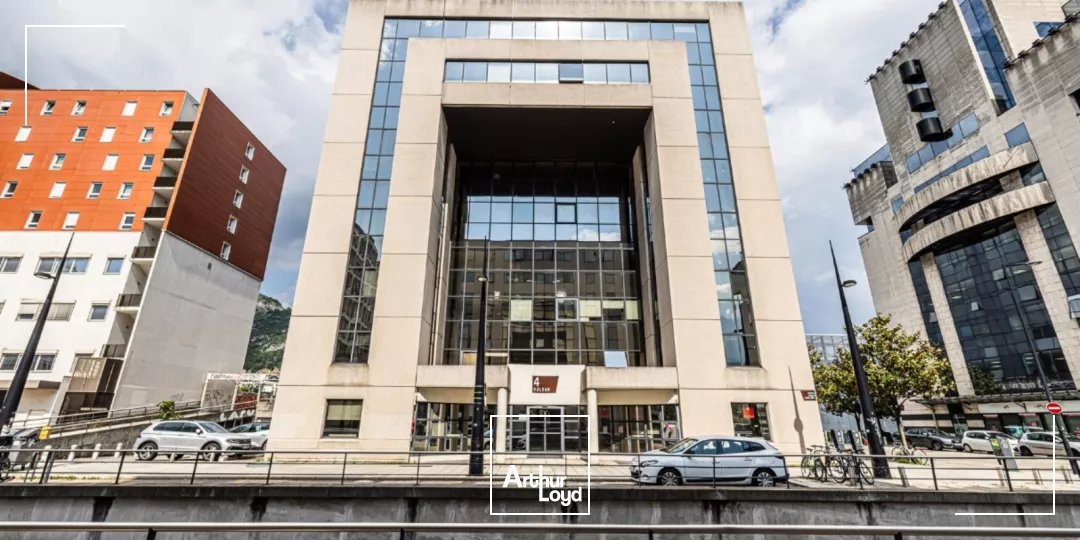 A LOUER BUREAUX 2 LOTS de 50M² en RDC SECTEUR EUROPOLE GARE GRENOBLE