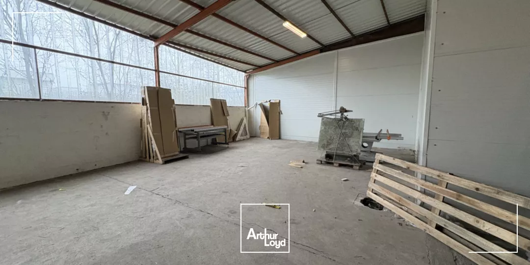 A LOUER CELLULE D'ACTIVITÉ DE 85 SECTEUR CLERMONT